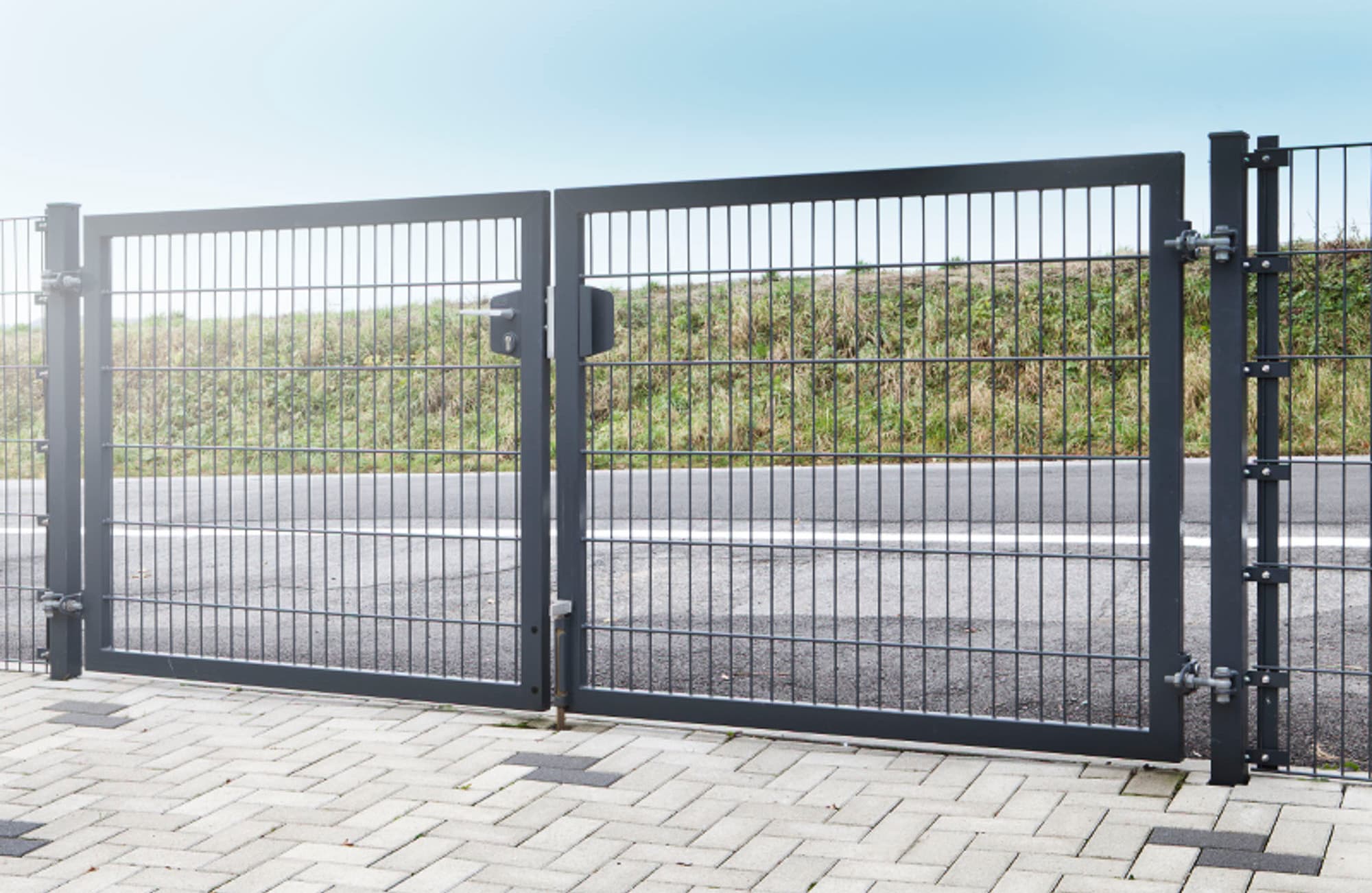 Gartentor Vario Trend - 2-fluegelig – ZAUNDISCOUNT, Gartentor passend zum Doppelstabmattenzaun, feuerverzinkt und pulverbeschichtet – Ansicht 2