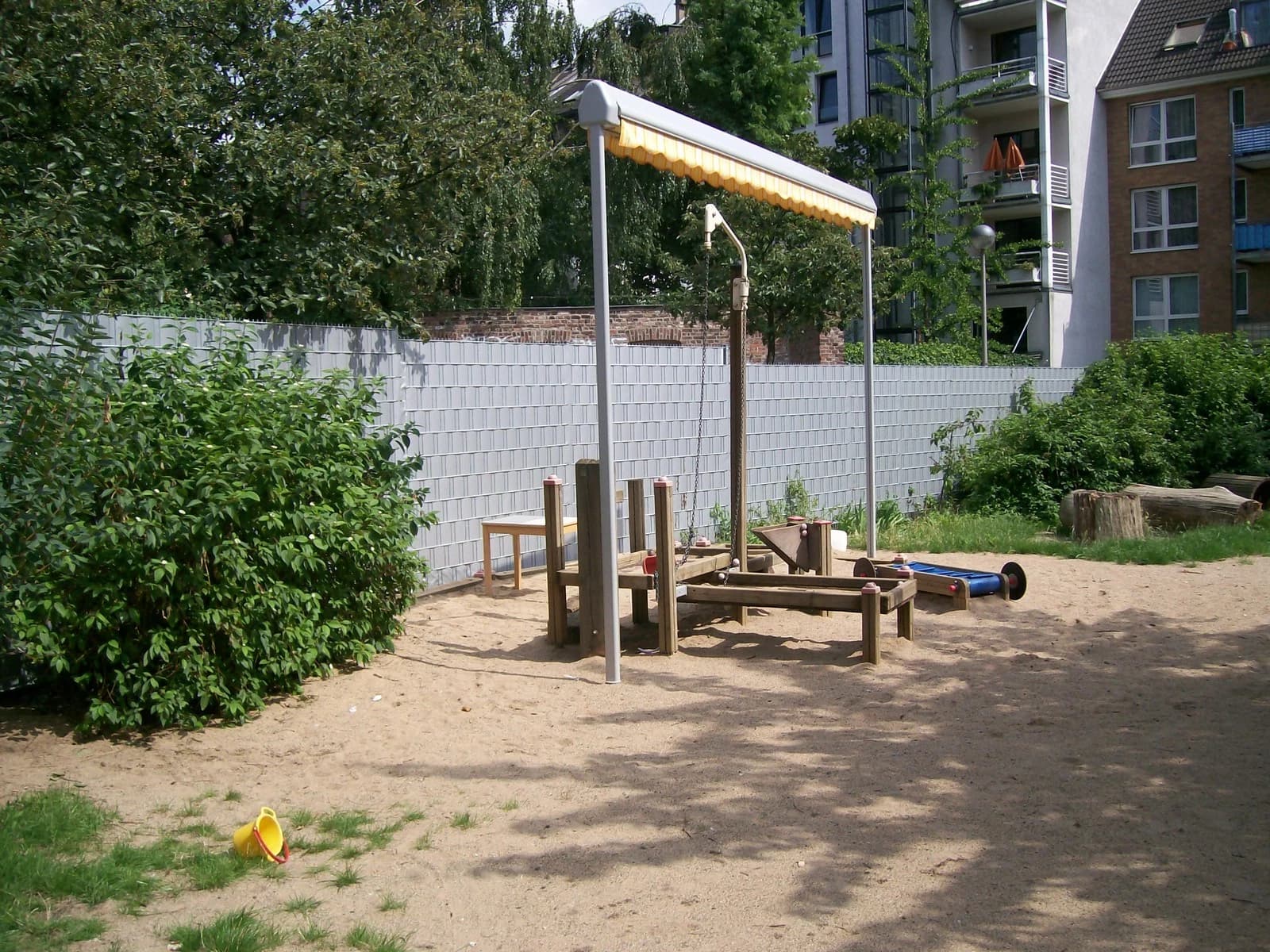 35m Rolle anthrazit Sichtschutz Gittermattenzaun Windschutz Doppelstabmattenzaun — Hart-PVC Sichtschutzstreifen für Doppelstabmatten — UV-beständig, blickdicht, einfach einzuflechten