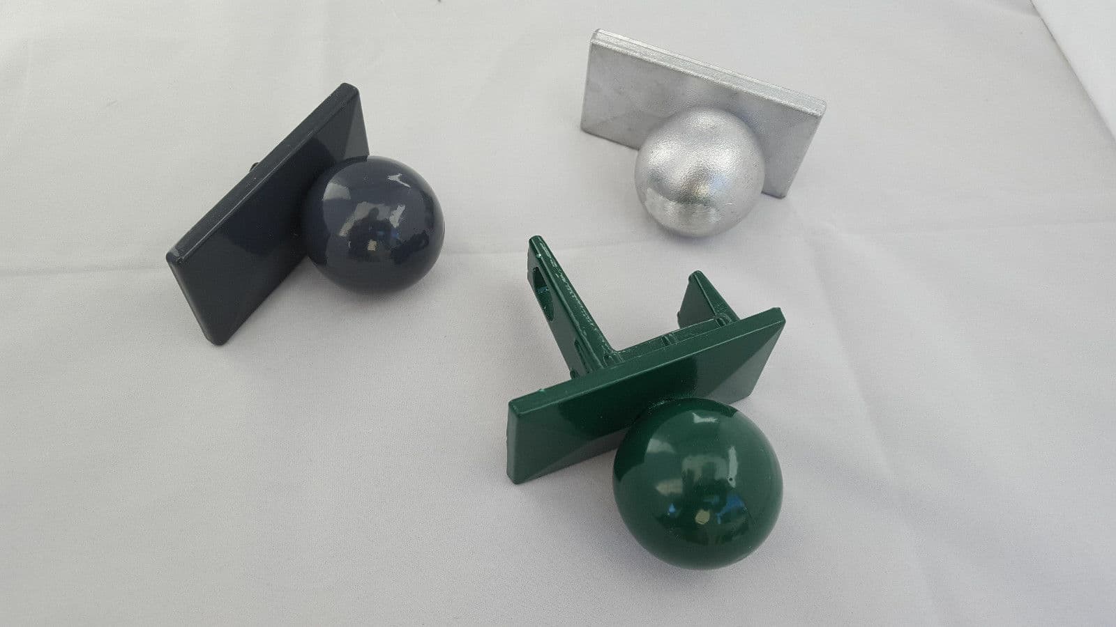 Kugel Pfosten Zaun Pfostenkugel 40x60 Gitterzaun Doppelstabmatten 3 Farben — Zaunpfosten 60×40mm feuerverzinkt für Doppelstabmatten — Ersatz für rostige Pfosten, schraubbar